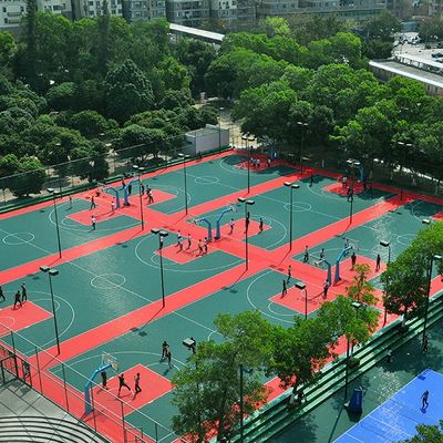 قیمت مناسب کاشی های زمین بسکتبال فضای باز مقاوم در برابر آب و هوا مواد پلی پروپیلن با چند رنگ برخط