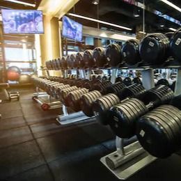 قیمت مناسب کاشی های کفپوش لاستیکی بازیافتی ضد سایش برای مرکز تناسب اندام GYM ODM برخط